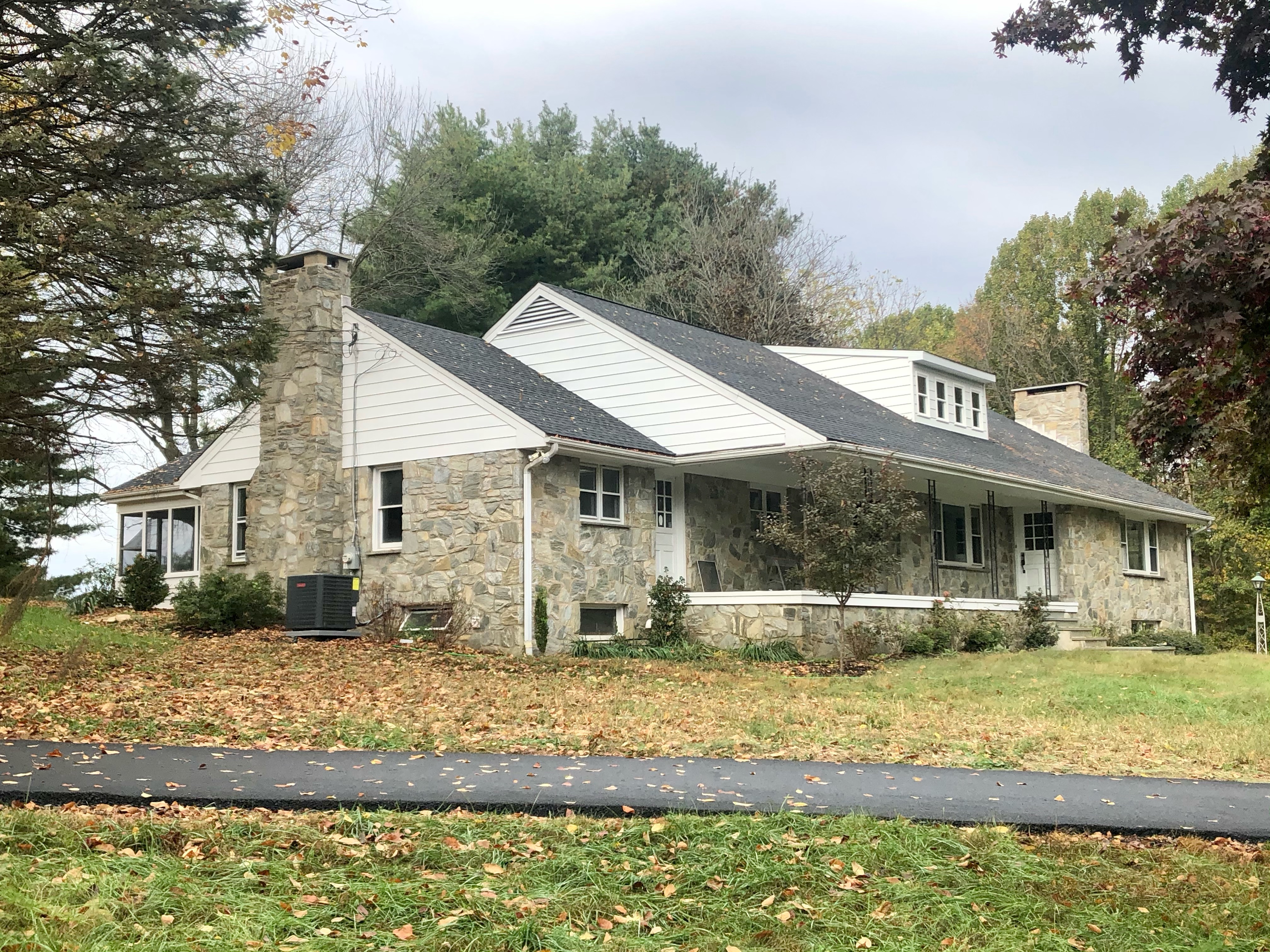 Exterior of 1934 Graves Road